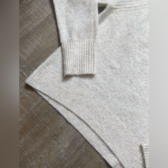 ASOS Vero Moda V-Neck Fuzzy Sweater Oatmeal Women’s Medium Preppy Classic Soft - Picture 4 of 10